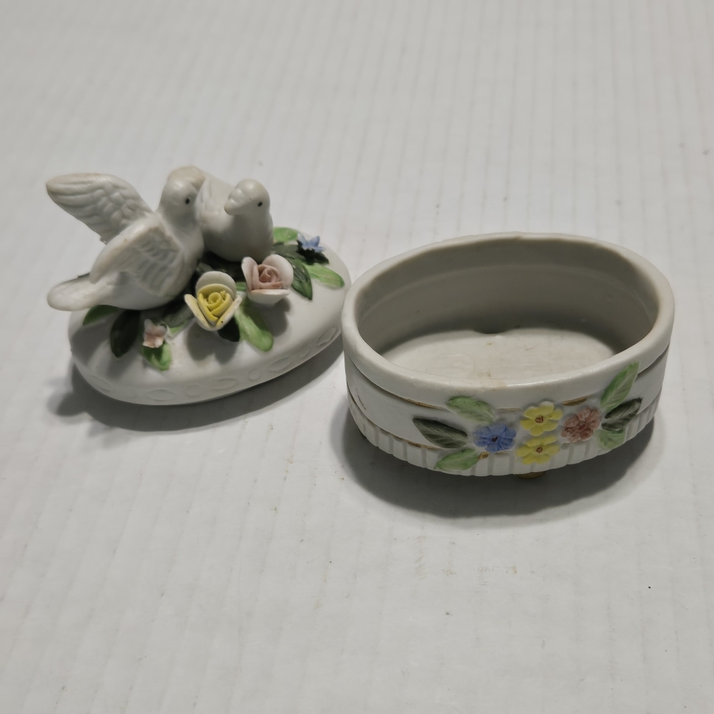 Love Birds Vintage Colored Trinket Box Pair of Doves Rose Flowers on Lid